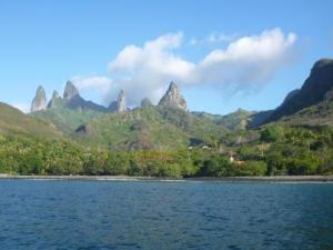 Hakakahetau bay with red roof church