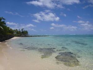 Clear lagoon water Avea bay, Huahine