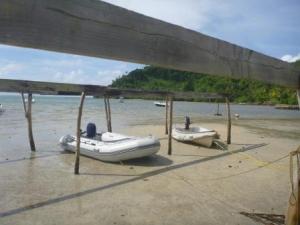 dinghy tied up low tide